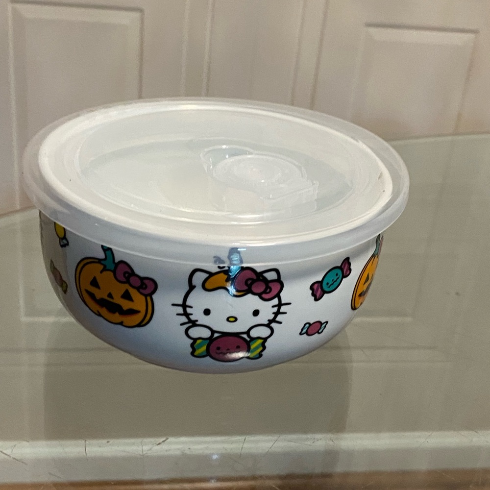 - - Brand New Hello kitty 5.5” Bowl With Lid